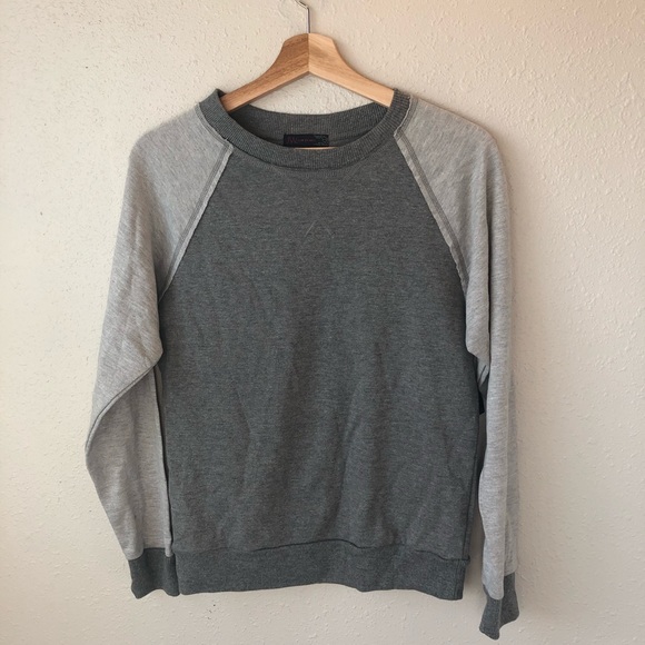 JW Styles Tops - NWT JW Styles gray Sweatshirt Size M